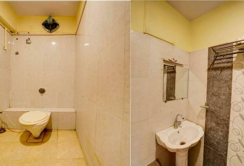 Трехместный Номер Классика, Oyo Hotel Santushti Maharaja
