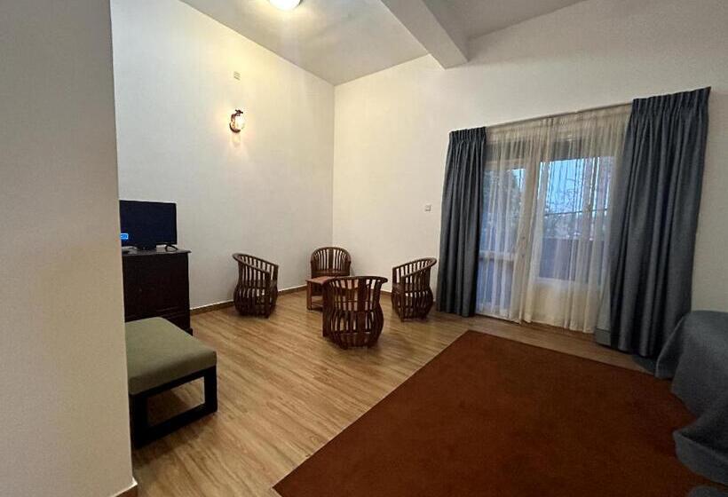 Семейный Номер, K And K Country Resort