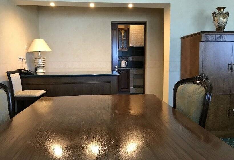 Королевский Люкс, Azimut Hotel Yakutsk