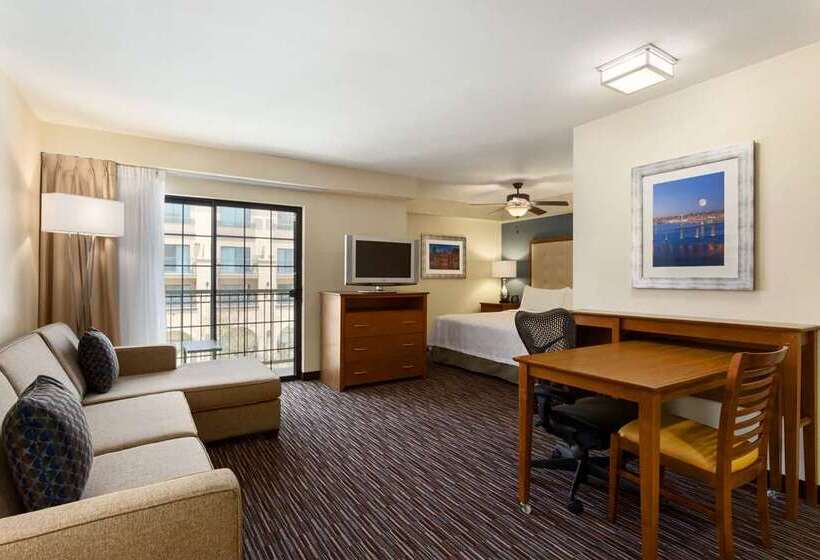 스탠다드 스튜디오, Home2 Suites By Hilton Hasbrouck Heights