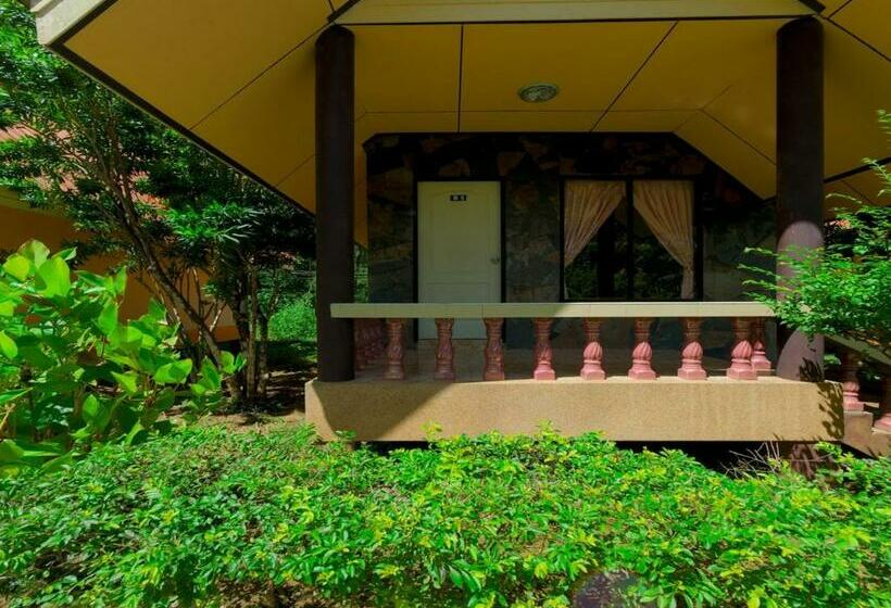 スタンダードバンガロー, Rim Khao Resort