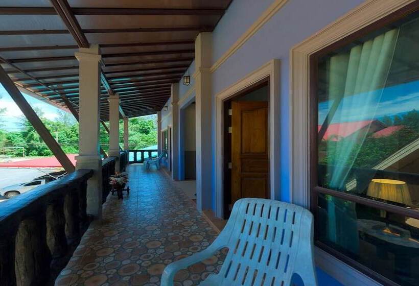 スタンダードバンガロー, Rim Khao Resort