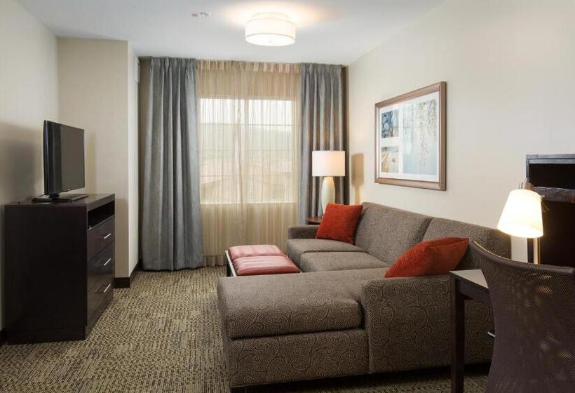 适合残疾人士使用的带超级大床的标准间, Staybridge Suites Corona South, An Ihg