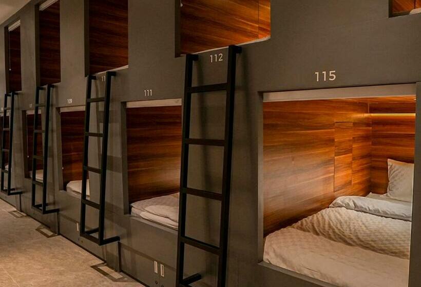 اتاق اکونومی, Ketje Luxury Capsule Mitra Reddoorz
