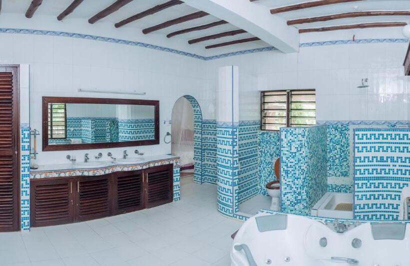 ویلای سوپریور 1 خوابه, Kijanii Cottages Diani Beach