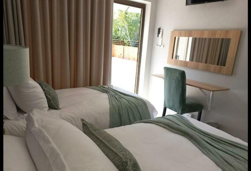 スタンダードルーム, Cronin Luxury Accommodation Room 1