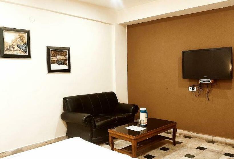 Номер Deluxe Кровать Кинг, International    Bus Stand Jalandhar City
