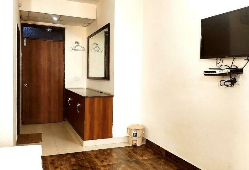Номер Economy, International    Bus Stand Jalandhar City