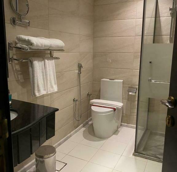 스위트 킹사이즈 침대, فندق بلفيو بارك رويال Bellevue Park Royal