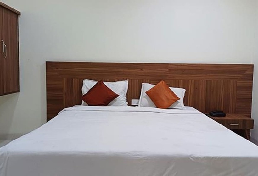 デラックスルーム, Fabhotel V Grand