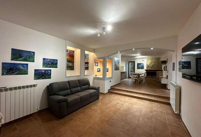 اتاق استاندارد با چشم‌انداز باغ, House Gallery