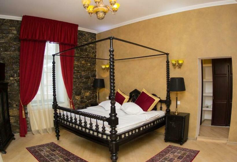 غرفة ديلوكس, Regal 1880