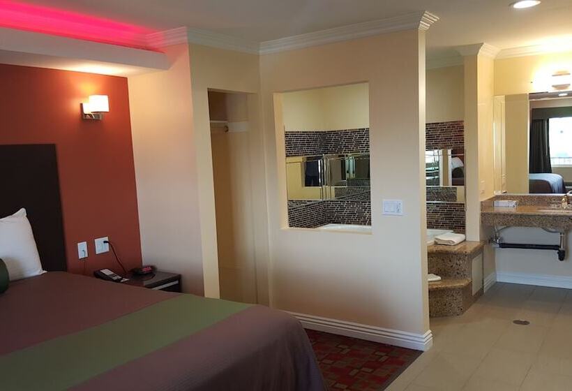 Люкс, Travelodge Inn & Suites By Wyndham Bell Los Angeles Area