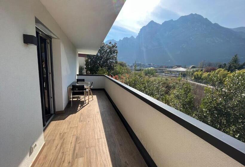 Standard-huone Parveke, Riva Lake Lodge