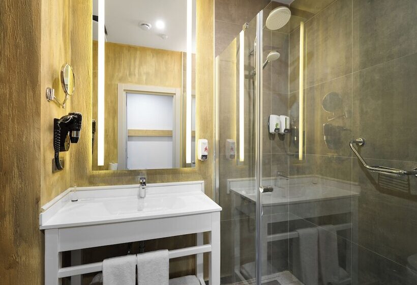 Номер Superior, Ibis Istanbul Airport