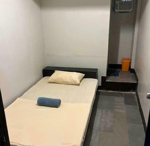 Номер Стандарт, Little John S Town Inn