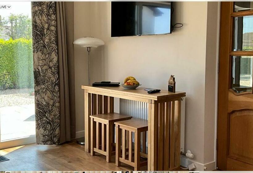 Номер Superior Кровать Кинг, The Garden Room At Amelia Cottage