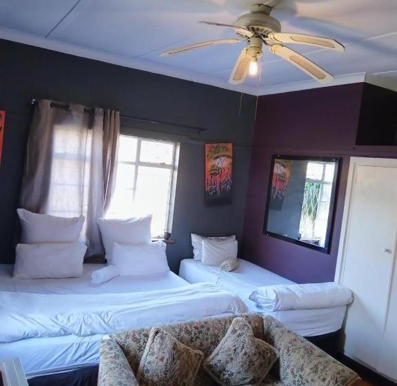 Семейный Номер Совместный Санузел, Mino Guest House