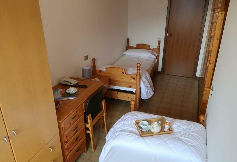 スタンダード4人部屋, Villa Luzzago