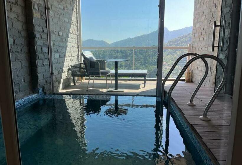 전용 풀장 스위트, Anantam Resort & Spa
