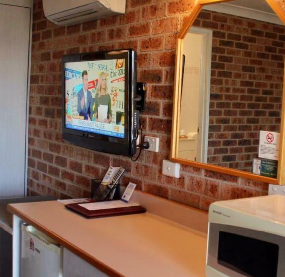 Номер Deluxe, Town And Country Motor Inn