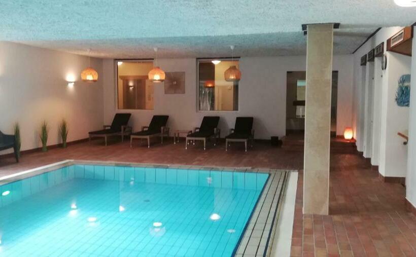 Апартаменты 1 Спальня с Видом, Ferienwohnungen St Hippolyt Mit Hallenbad