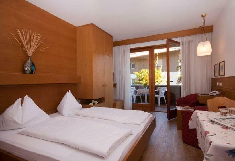 Апартаменты 1 Спальня с Видом, Ferienwohnungen St Hippolyt Mit Hallenbad