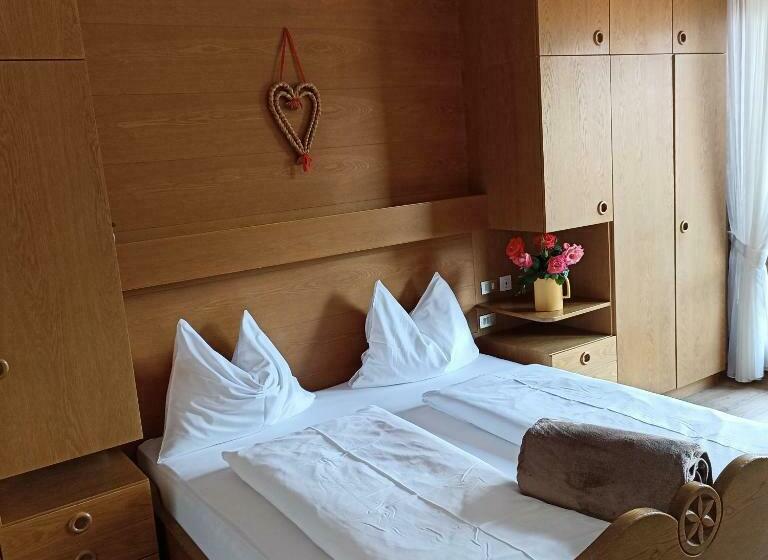 Апартаменты 1 Спальня с Видом, Ferienwohnungen St Hippolyt Mit Hallenbad