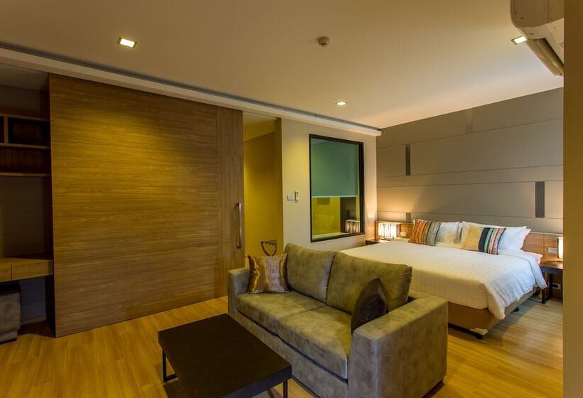 Полулюкс, Hyde Park Chiangmai