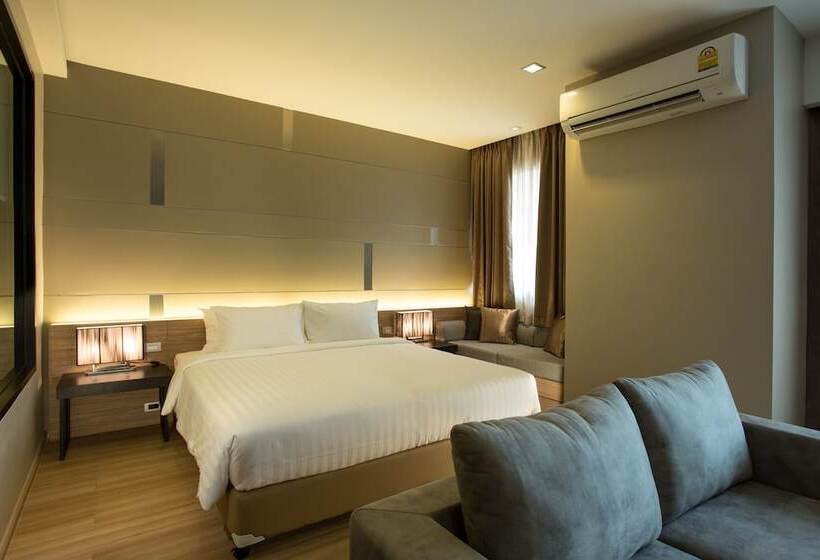 Полулюкс, Hyde Park Chiangmai