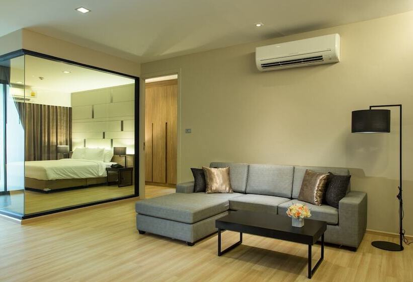 Люкс, Hyde Park Chiangmai
