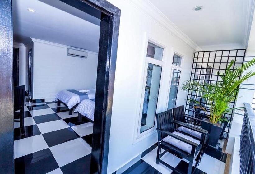 اتاق لوکس با چشم‌انداز استخر, Rithy Rine Angkor Residence