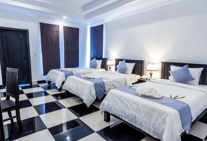 اتاق سه نفره دلوکس با چشم‌انداز استخر, Rithy Rine Angkor Residence