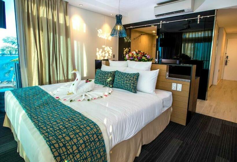 اتاق لوکس با چشم‌انداز دریا, Taumeasina Island Resort