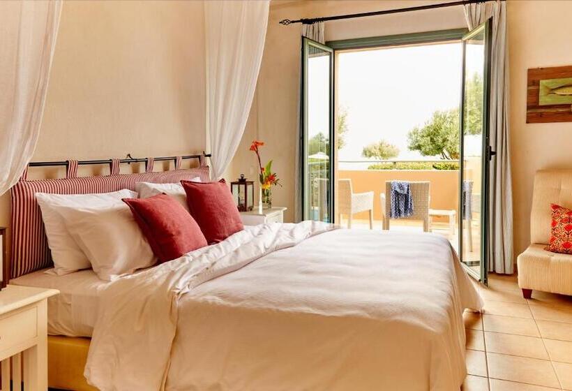 Вилла 3 Спальни с Бассейном, Village Heights Resort