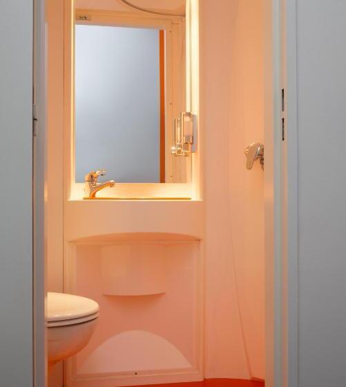 Семейный Номер, Easyhotel Victoria