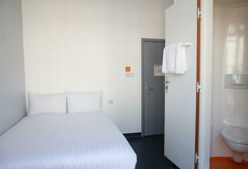 스탠다드 룸, Easyhotel Victoria