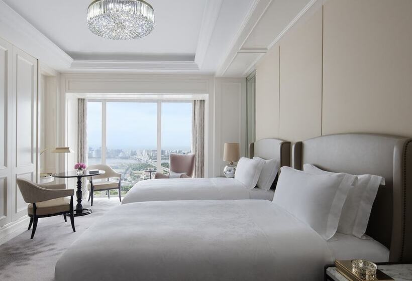 Номер Executive, The Langham Haikou