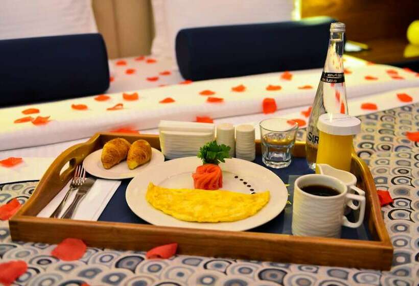 Люкс Вид на Город, Golden Tulip Istanbul Bayrampasa