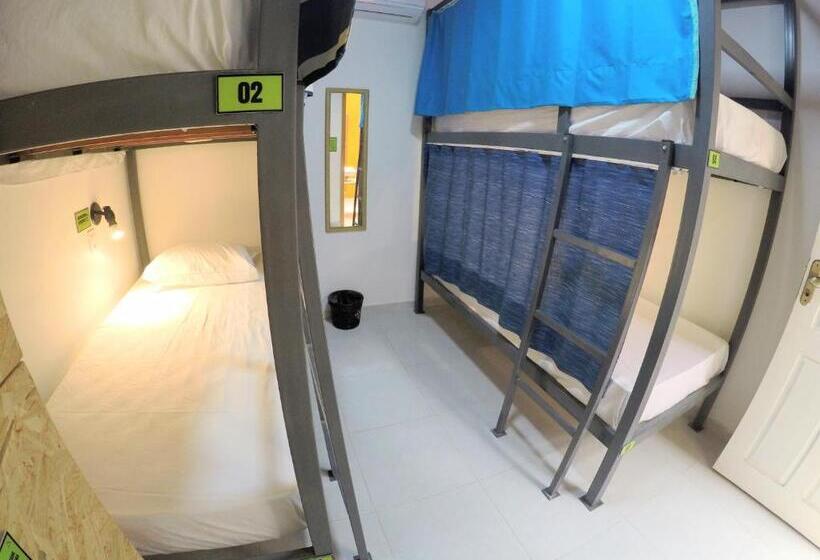 이코노미 쿼드러플룸(공용 화장실), Hostel Da Milla