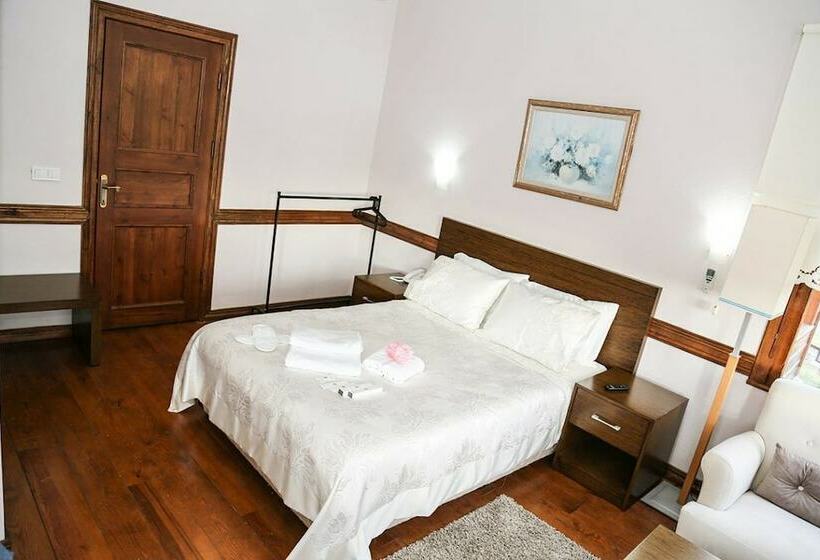基本间, Izmit Otel
