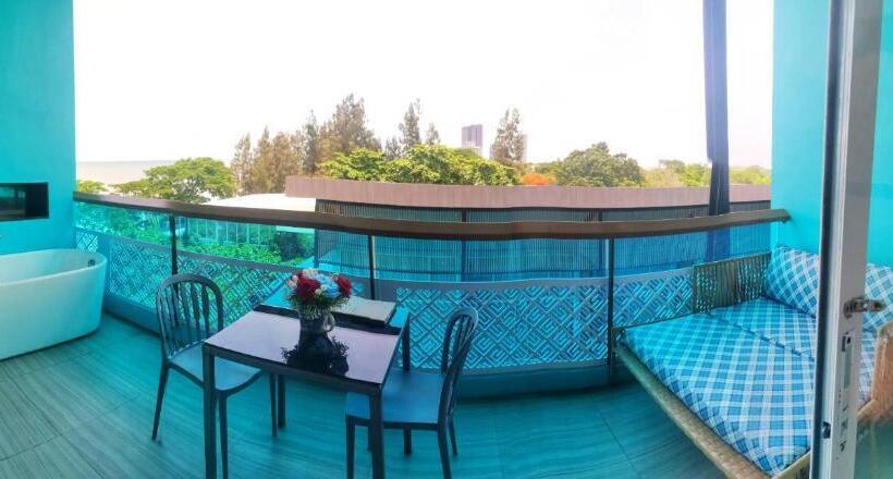 Полулюкс, Beach Walk Boutique Resort