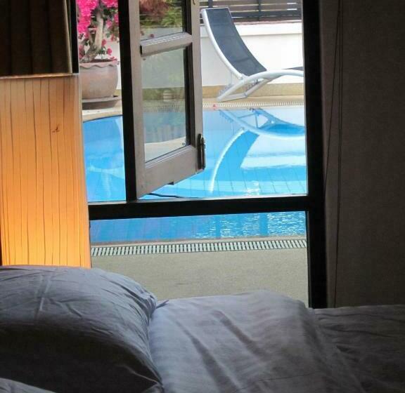 اتاق لوکس با تخت بزرگ, Phuket Gay Homestay