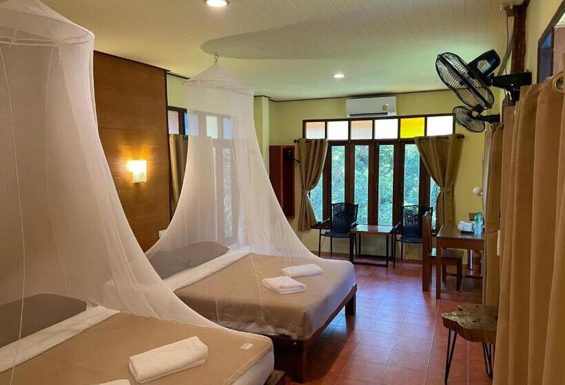 デラックスルーム, Art S Riverview Lodge