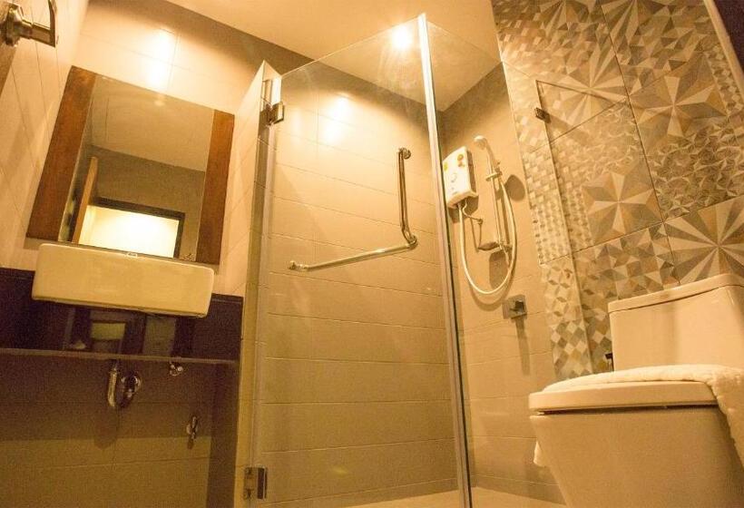디럭스 룸 킹사이즈 침대, Aziss Boutique Hotel   Sha Plus