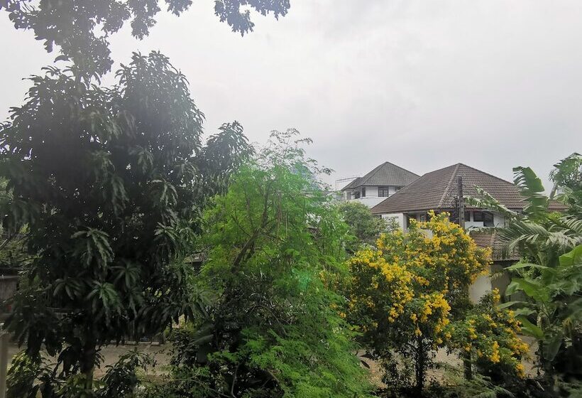 اتاق لوکس, Hide Bangkok Hostel