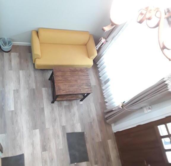 Семейное Бунгало, Sky Cottage