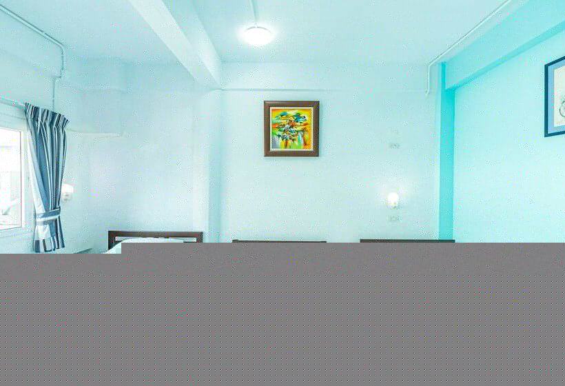 اتاق استاندارد سه تخته با سرویس بهداشتی مشترک, Sleep Dee Hostel