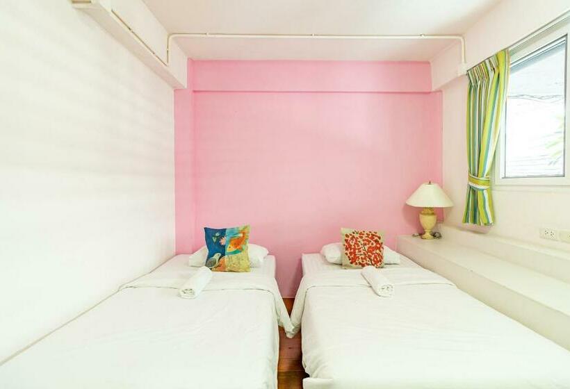 اتاق استاندارد با سرویس بهداشتی مشترک, Sleep Dee Hostel