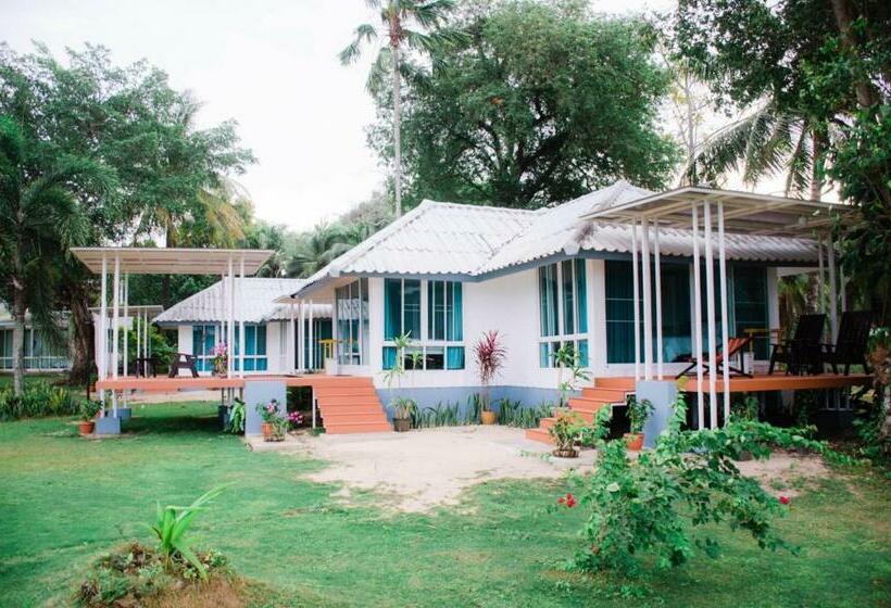 بنگله خانوادگی, Koh Mak Resort